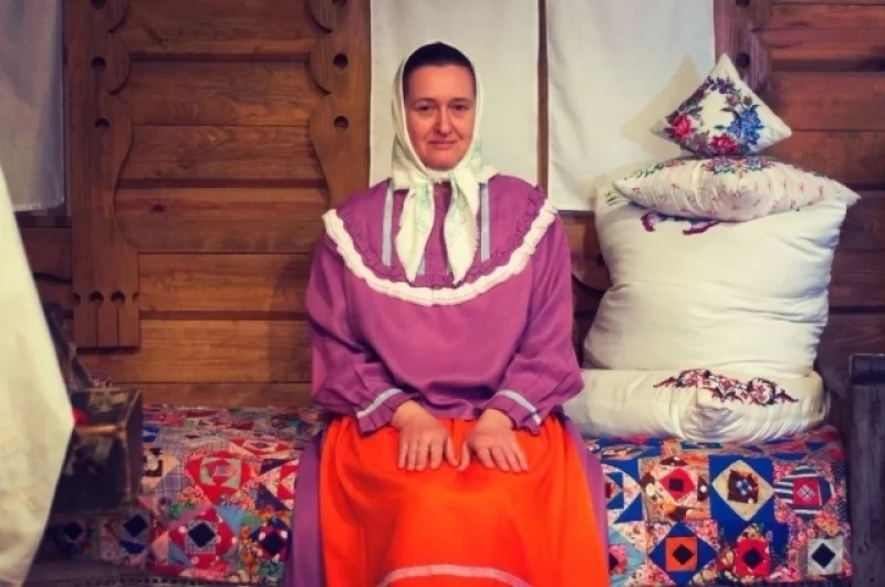 Такой костюм носили взрослые женщины села Усманка Борского района Самарской области. Этой нетленной моде не один век.