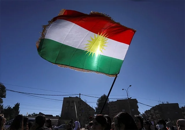 Курды — это большой народ, который живет сразу на территории Сирии, Ирака, Турции, а также в Иране, где их 15 % населения.