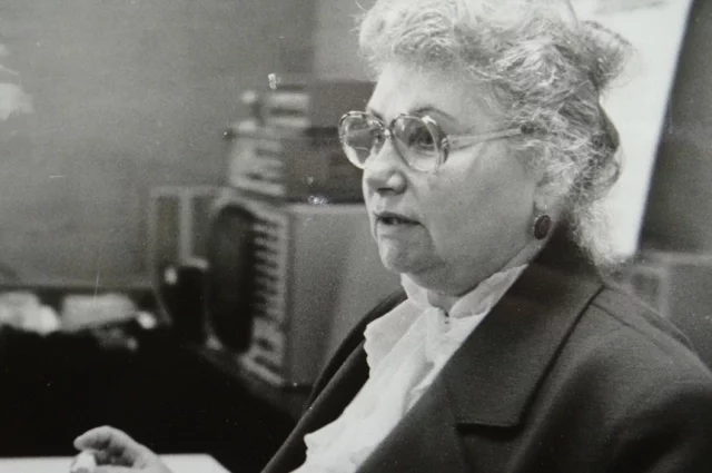 В придачу к высокому интеллекту София Петровна обладала незаурядным артистизмом и остроумием.