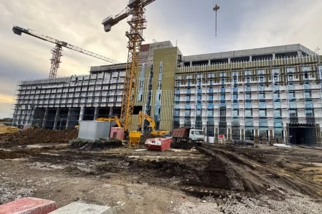 В Ставрополе на улице Ивана Щипакина строят культурно-образовательный и музейный комплекс.