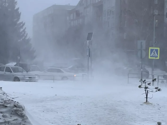 Пока одни ругали погоду, другие видели в ней особенную, дикую красоту. 