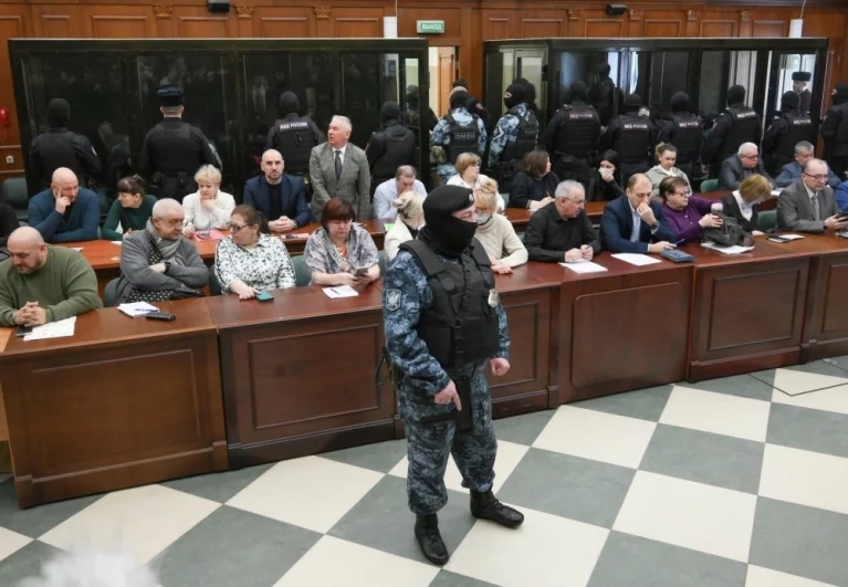 Фигуранты уголовного дела получили приговоры за теракт во время концерта группы «Пикник» 22 марта 2024 года. Четыре исполнителя ворвались с оружием в зал и расстреляли людей.  За 14 минут террористы убили 150 человек, около 600 получили ранения.