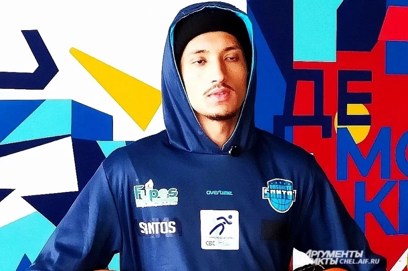 Фелипе Гонсалвеш из Бразилии в России впервые. Но снег в своей жизни уже видел.