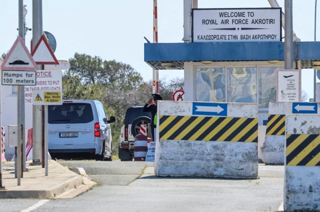 База королевских ВВС Британии «Акротири» на Кипре, послужившая яблоком раздора для трех стран НАТО.