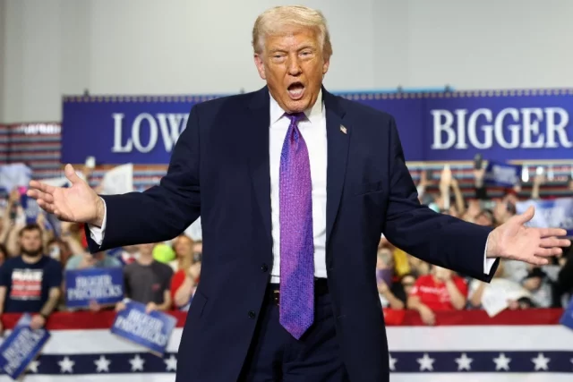 Дональд Трамп намерен задействовать закон о военном производстве от 1950 года, который может заставить частный бизнес работать на пользу государству. 