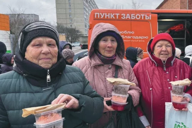 Еду нуждающимся раздают в 10 точках в Екатеринбурге и Свердловской области.