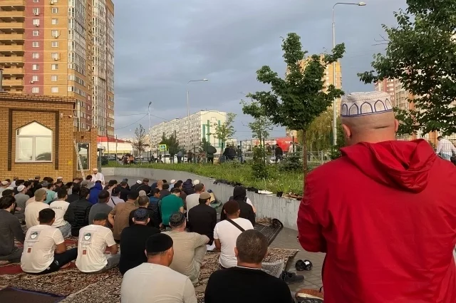 Позади 29 дней строгого поста, духовного очищения и ночных молитв. 