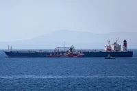 Первый шаг, который тут напрашивается, — прекращение «охоты» за российскими танкерами