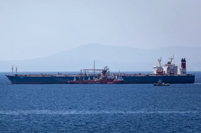 Первый шаг, который тут напрашивается, — прекращение «охоты» за российскими танкерами