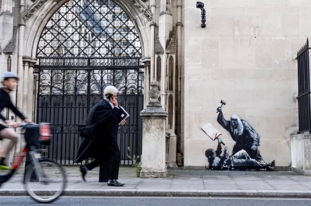 Журналисты раскрыли имя уличного художника Бэнкси