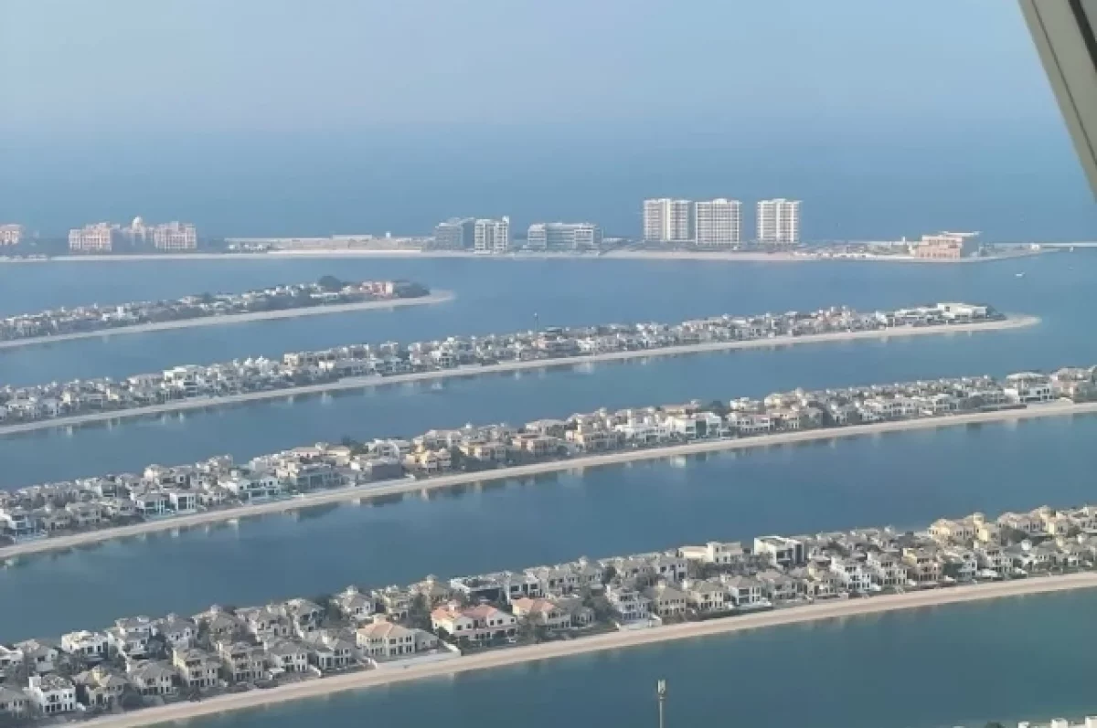 Взрыв произошел рядом со стоянкой судов в Шардже