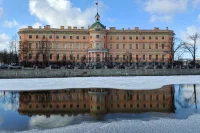 Архитектура дворца нехарактерна для Санкт-Петербурга XVIII века.