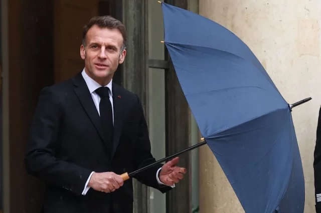 Еще год назад Макрон выдвинул идею создания французского «ядерного зонтика». 