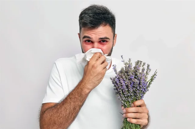 В Москве и Подмосковье из-за аномально теплой погоды уже в начале марта появились первые аллергены.