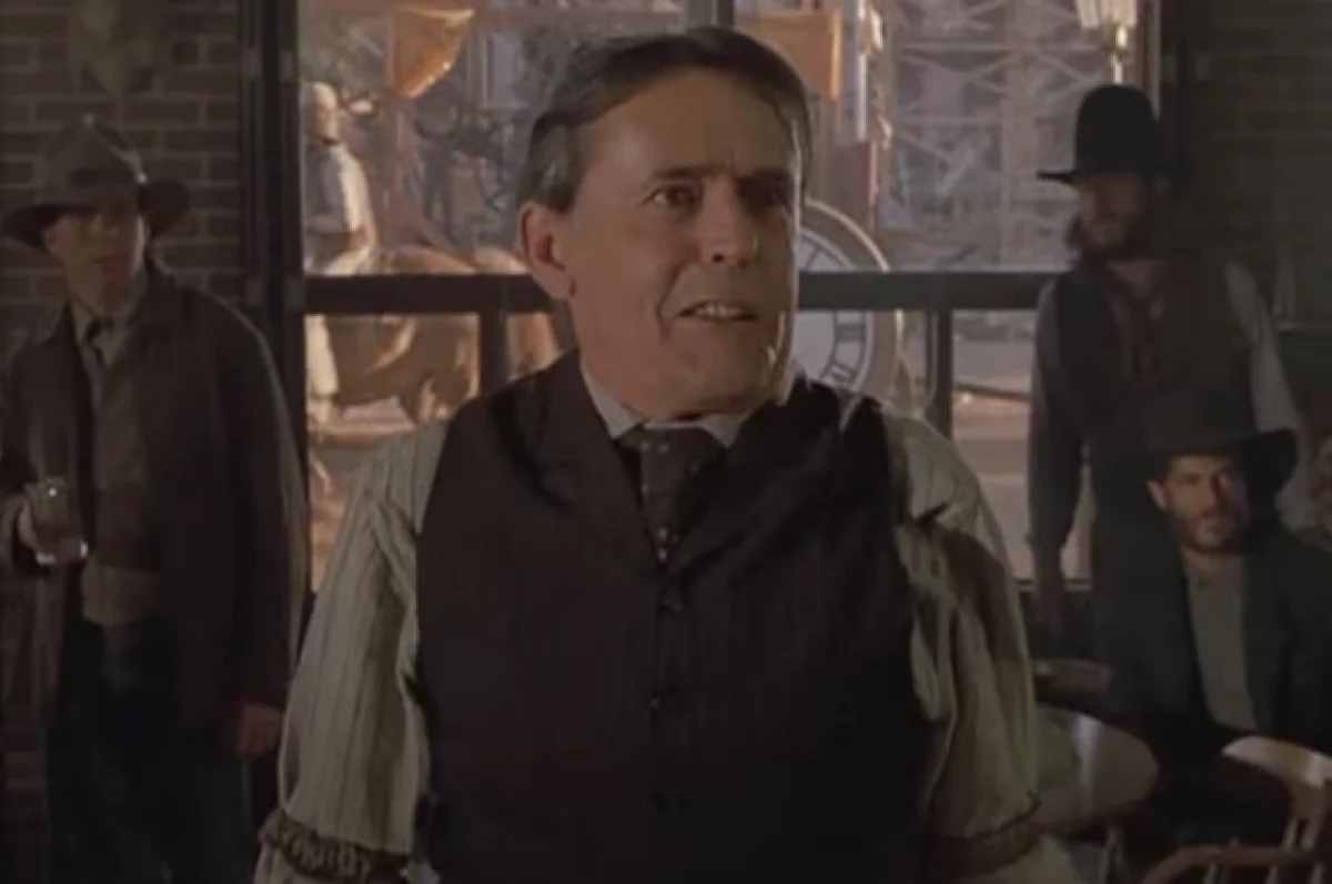 Названа причина смерти актёра Кларка, сыгравшего в фильме «Назад в будущее»