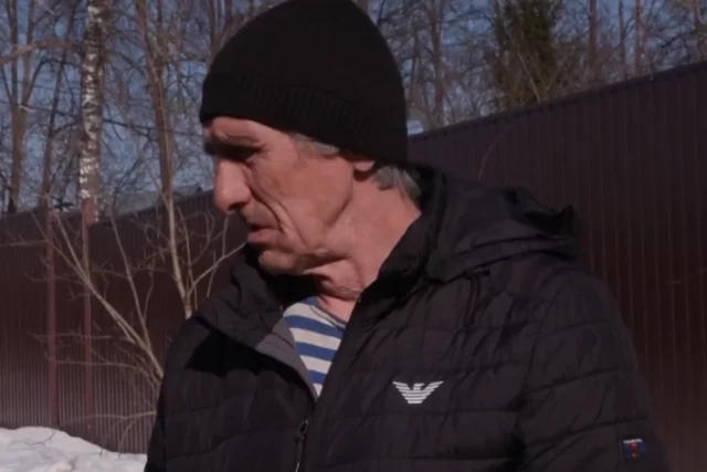 В тот день Андрей Белов отправился рыбачить на реку с другом. 