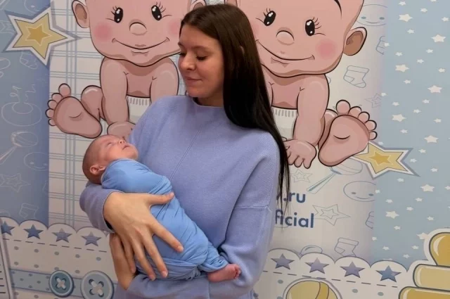 Крошечный Арсений родился ещё в октябре, но домой отправился лишь в марте.