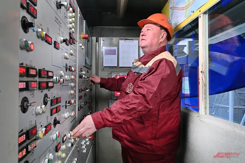 Одновременно с началом проходки «Ольги» другой щит, «Елена», завершил работу над тоннелем от «Острова Мечты» до «Кленового бульвара».