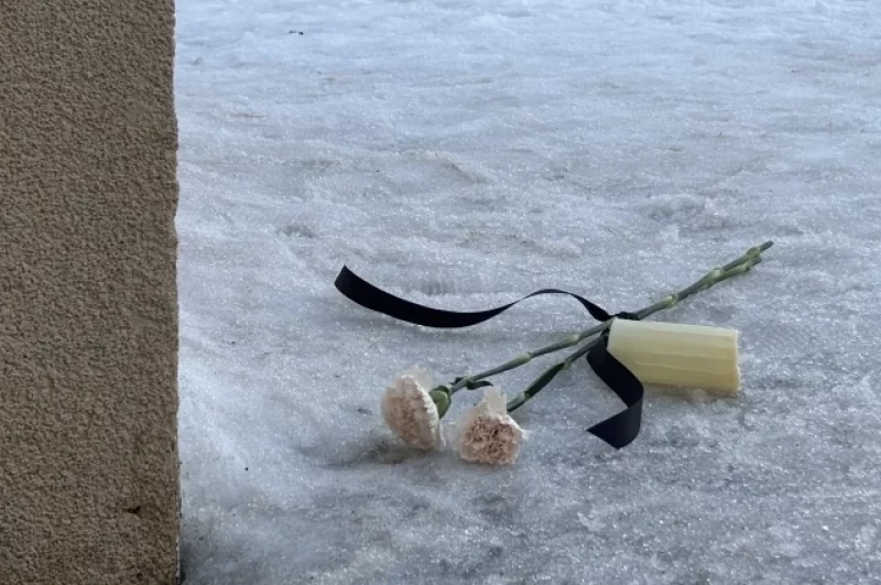 Место памяти убрали коммунальщики.