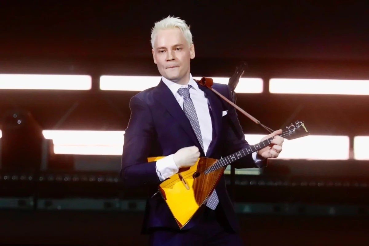 SHAMAN заявил, что нет ничего предосудительного в облизывании льда Байкала