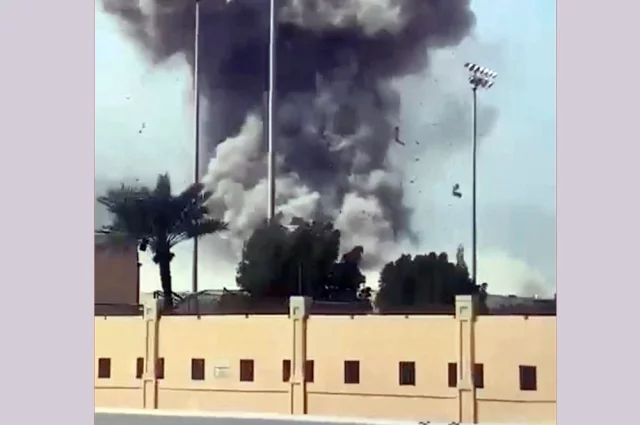 Ракетный удар Ирана по американской военной базе в Бахрейне.