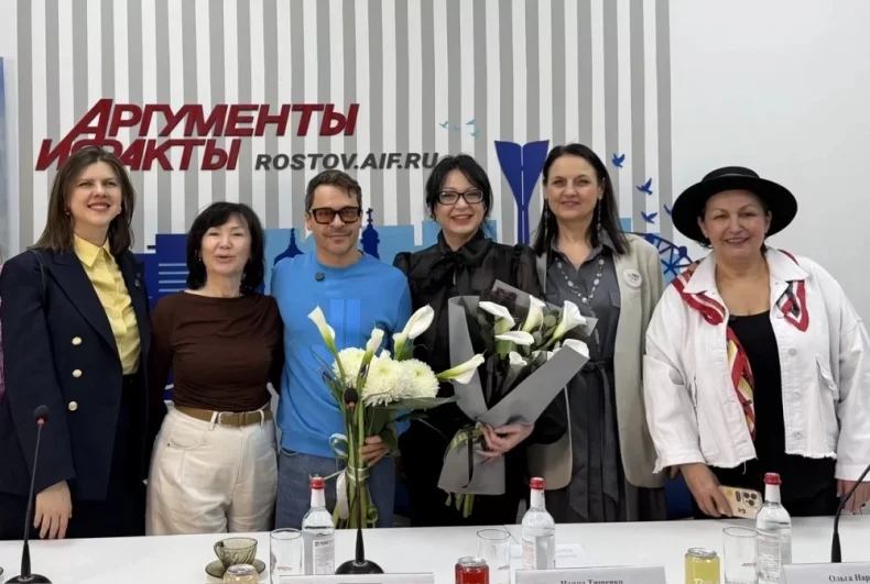 Павел Деревянко пожелал организаторам проекта успеха.