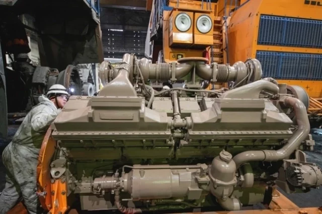 Двигатель Cummins QSK60С размером с легковой автомобиль, а весит как девять легковушек.