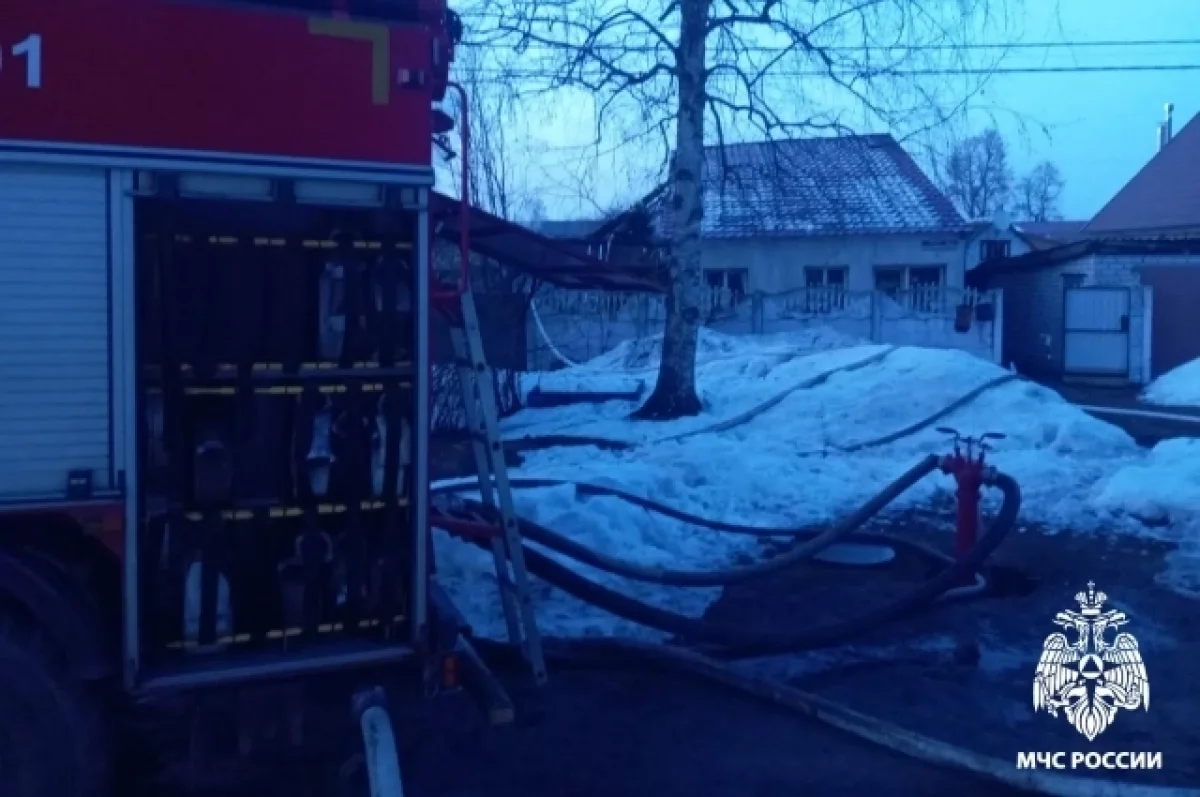 В Брянской области произошел пожар в трехквартирном доме в городе Сельцо