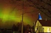 Аврора — так ещё называют полярное сияние —  лучше всего видна на открытой местности, где нет огней большого города.