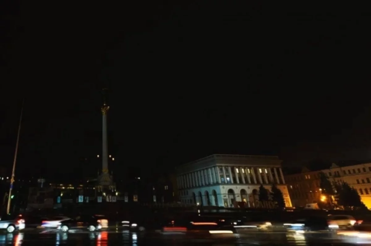 В Киеве после загадочных вспышек в небе пропали свет, вода и отопление