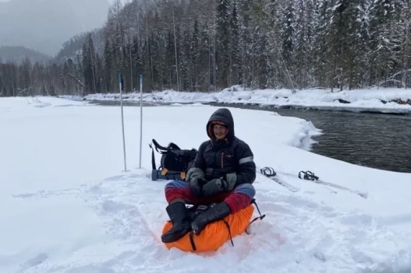 Потом долго искал и собирал команду. С ним пошли его друг Семён Ямбаев и опытный гид Александр Федотов.