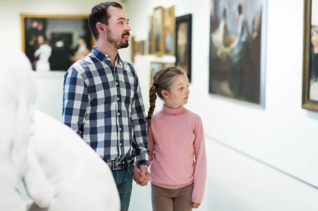 Акция превращает культурный поход в общее событие, которое объединяет поколения. 