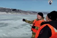 Акваторию реки в месте возможной трагедии исследуют при помощи квадрокоптеров. 