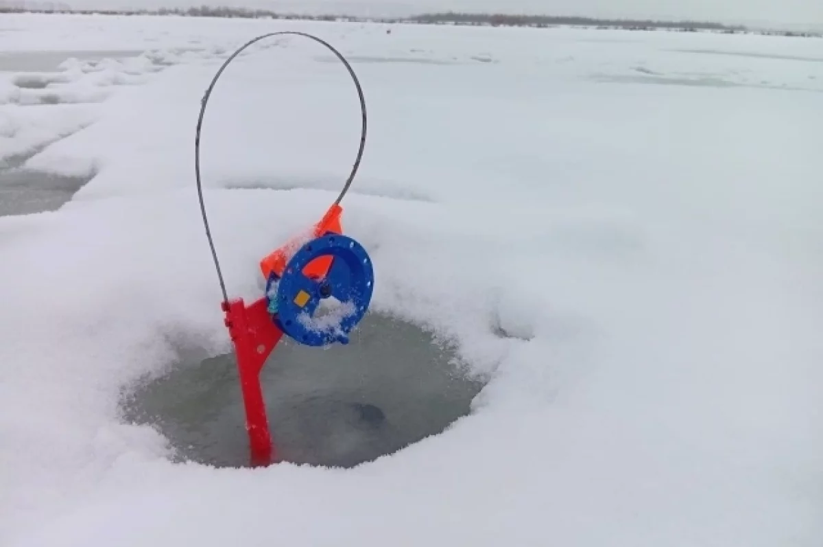 Тело рыбака достали водолазы на Выгозере в Карелии