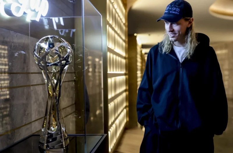 Сафонов приглашает болельщиков поддержать российскую сборную. 