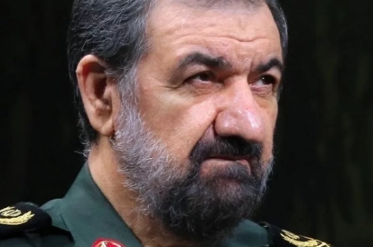 Советник Хаменеи обещал парализовать и потопить США в Персидском заливе