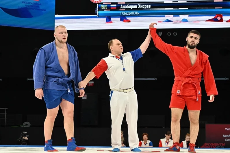 Турнир прошел в атмосфере честной спортивной борьбы. После боев соперники благодарили друг друга за поединок, победители подбадривали проигравших.
