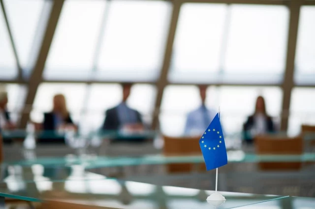 Даже капитуляция киевского режима не приведёт остатки Украины в Европу.