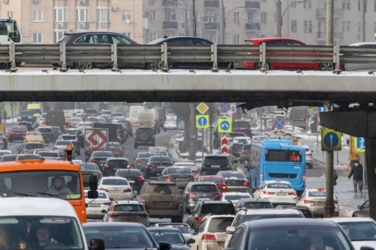 Юрист Русяев ответил, что грозит за езду с грязными номерами