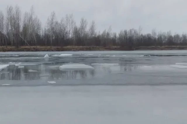 Здесь ребенок провалился под лед