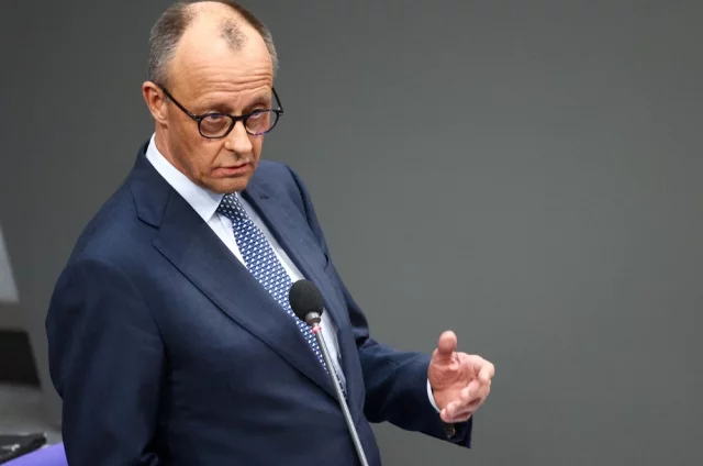 По словам канцлера, когда перед выборами он грозился передать Taurus Зеленскому, он думал, что у бундесвера этих ракет пруд пруди, а после победы выяснилось, что их самим не хватает.