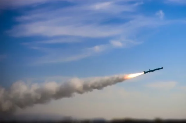 Пуск ракеты КСИР.