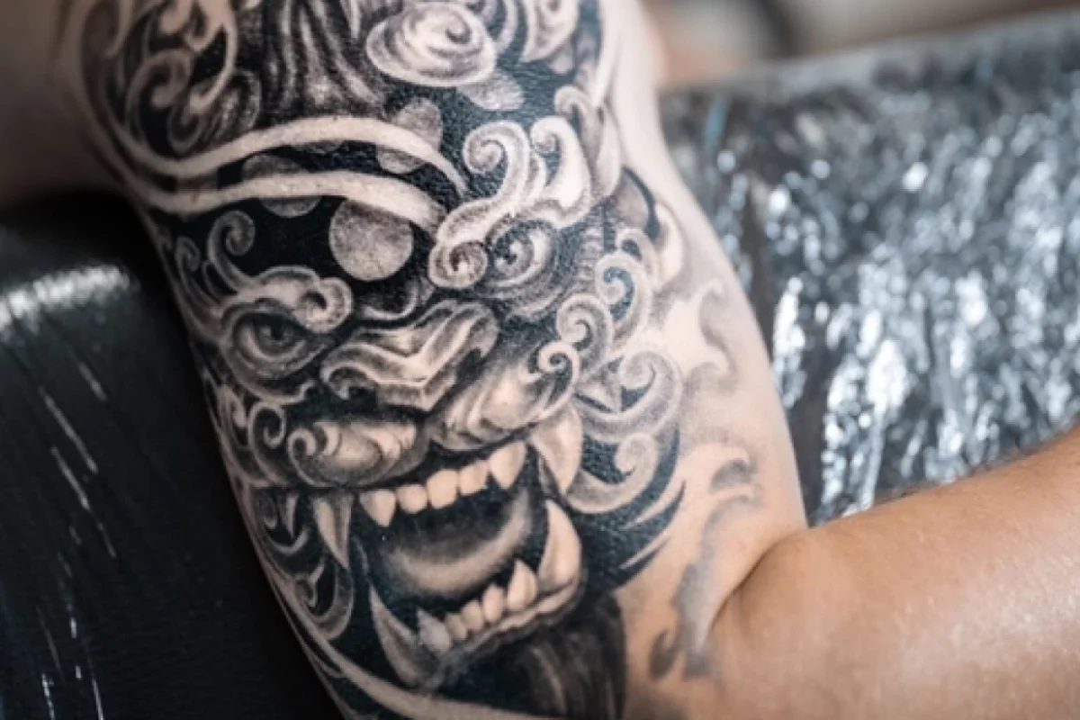 В России выросло число отказов в работе из-за татуировок