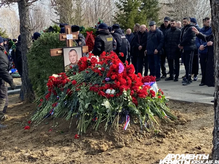 Могила Юрия Швыткина.