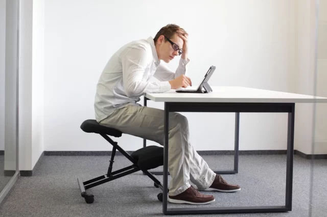 Сутулая спина и нарушение осанки — важнейшая проблема современности.