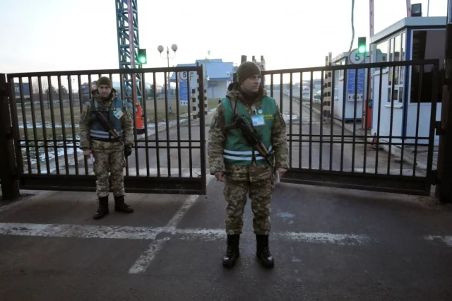 Украинская погранслужба инцидент по понятным причинам никак не комментирует.