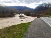 Вода размыла дороги. 