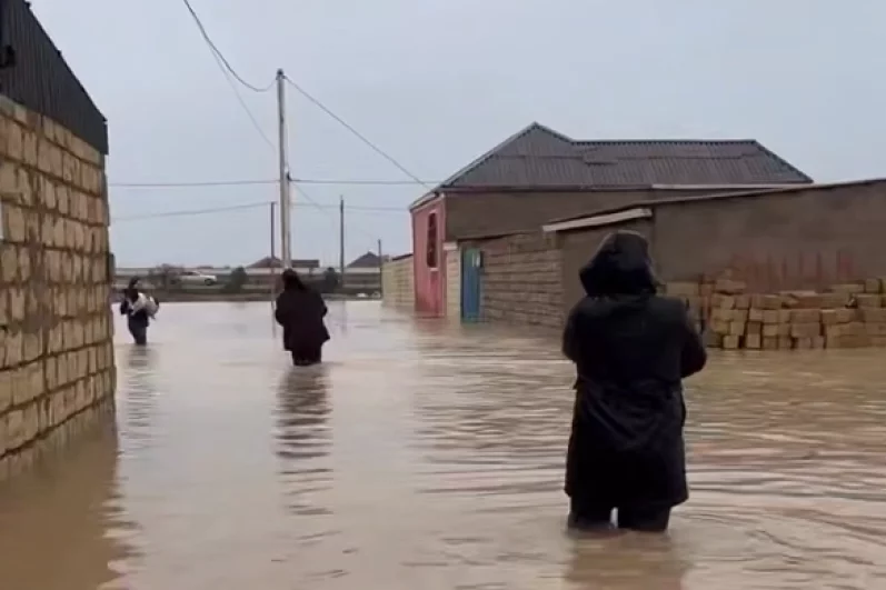 Десятки домовладений оказались затопленными.