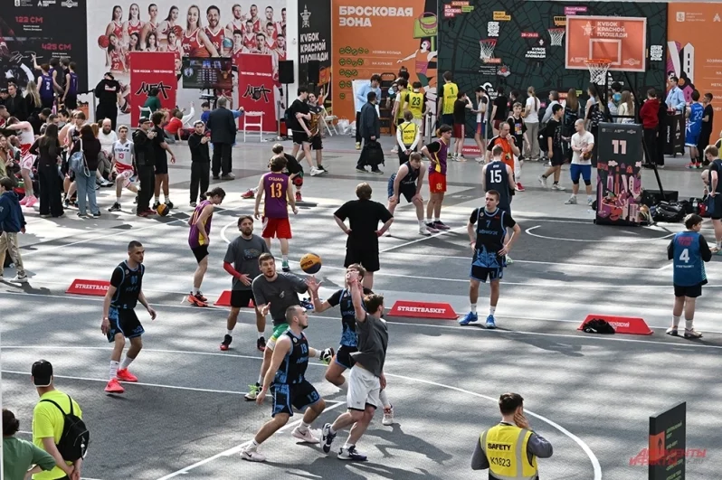 Команда BIONORD PRO из Перми стала победителем Кубка Красной площади. В финале пермяки обыграли московский коллектив DAWGS, в составе которого выступили профессиональные баскетболисты Антон Понкрашов и Андрей Кощеев.