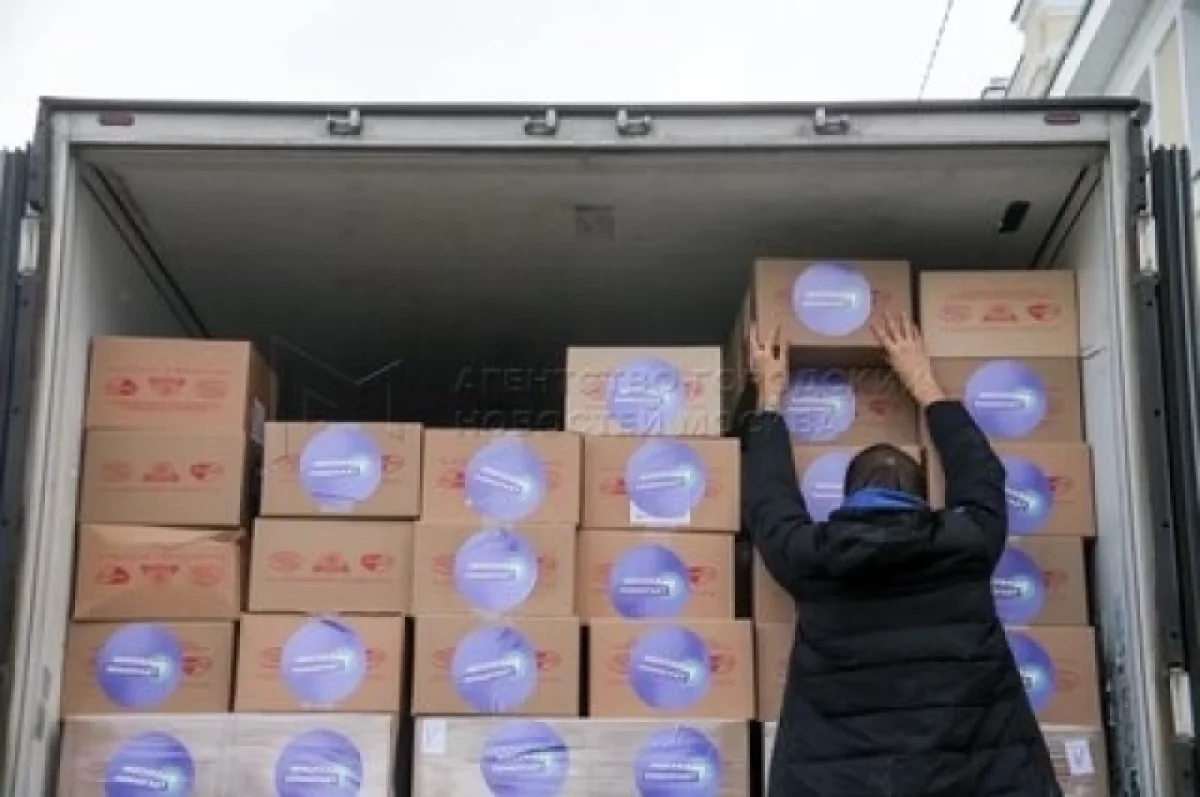 Центр «Я — доброволец» отправил 330 тонн гуманитарного груза в зону СВО